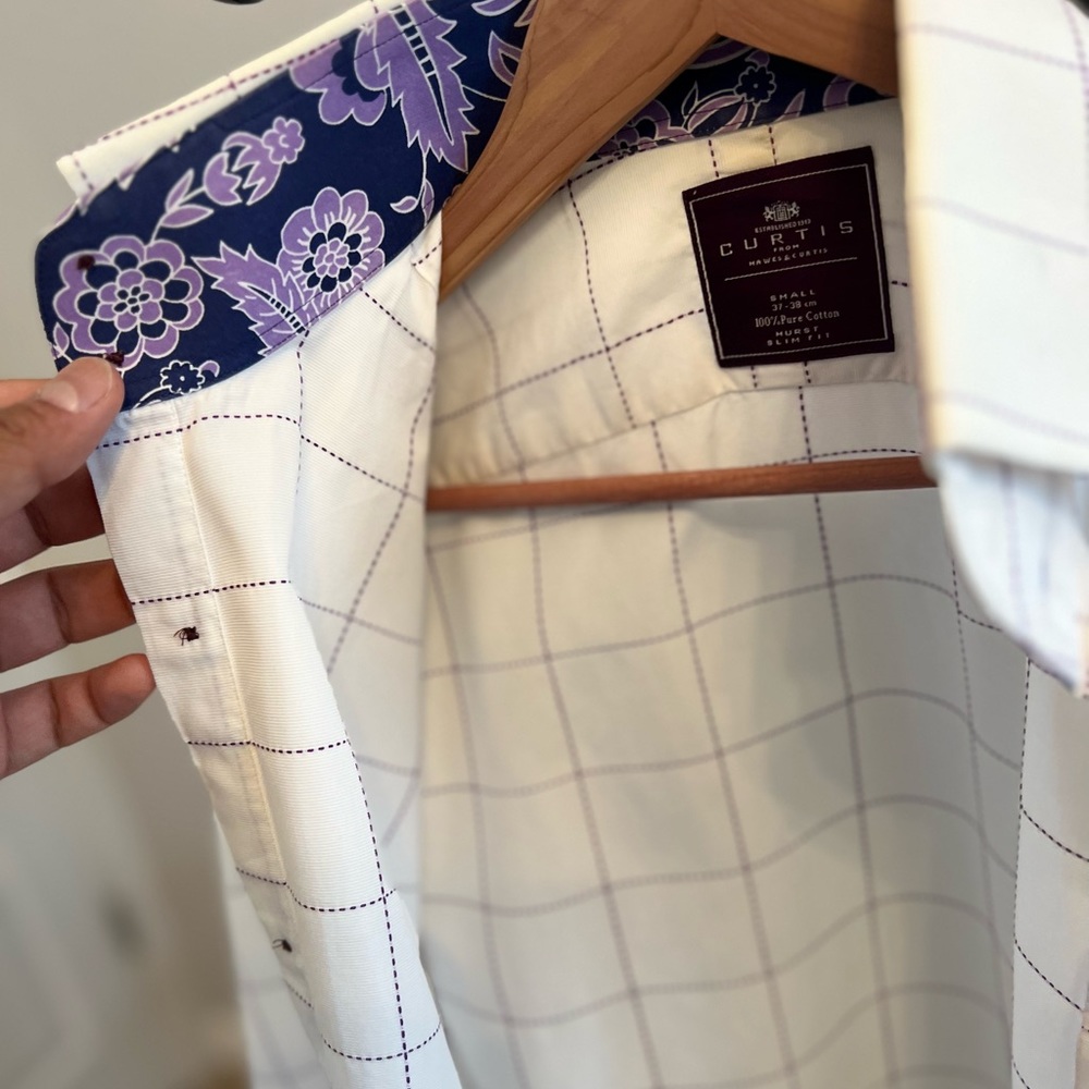 Slim Fitted & High Collar Sharp Dress shirt! By Hawes & Curtis. Worn a few times